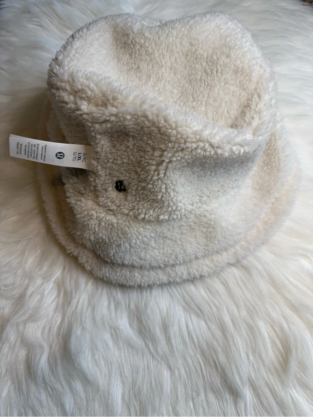 Lululemon Boucle Fleece Reversible Bucket Hat NWT BLK/LTIV Size L/XL